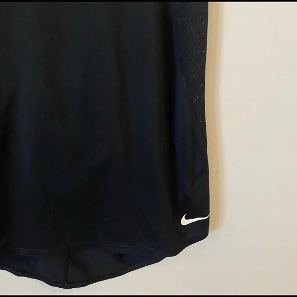 Nike gray and black athletic tank tops - Picture 4 of 10